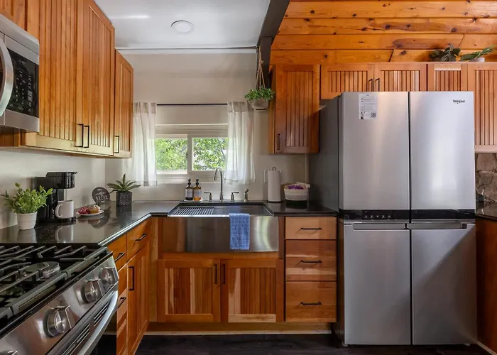 Сasa de vacaciones Hotevilla A-frame With Wi-fi & Pine Tree Views *